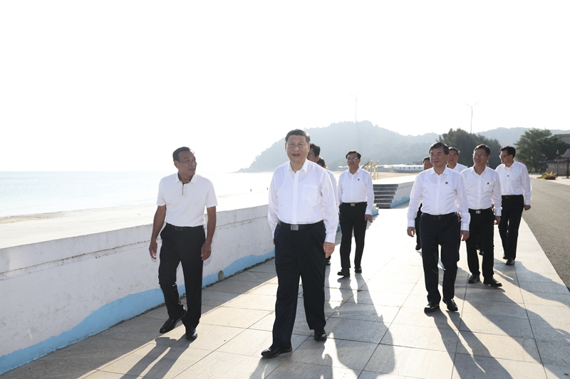 习近平在福建考察时强调:扭住目标不放松 一张蓝图绘到底 在中国式现代化建设中奋勇争先